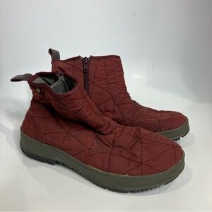 Bogs quilted ankle boots maroon size 8